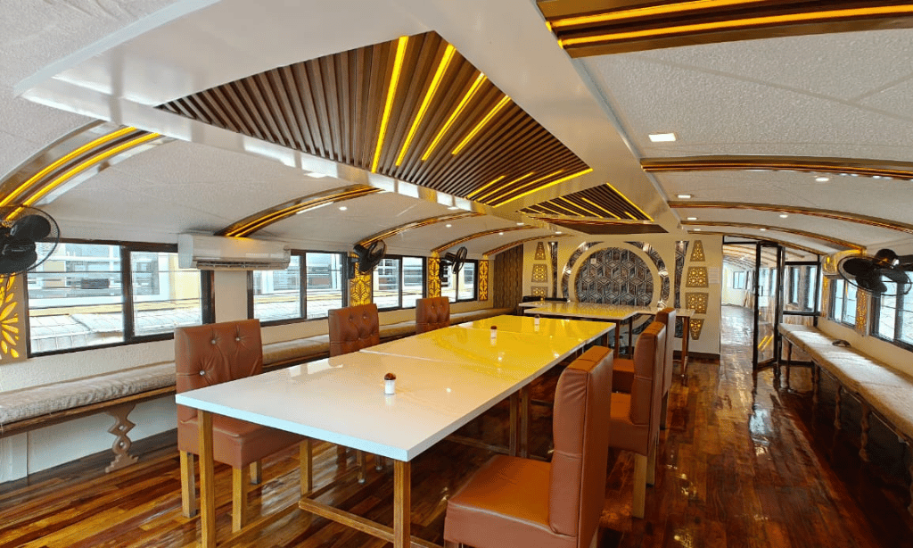 Ambasodor Houseboat (2)