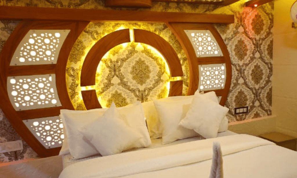 Ambasodor Houseboat (5)